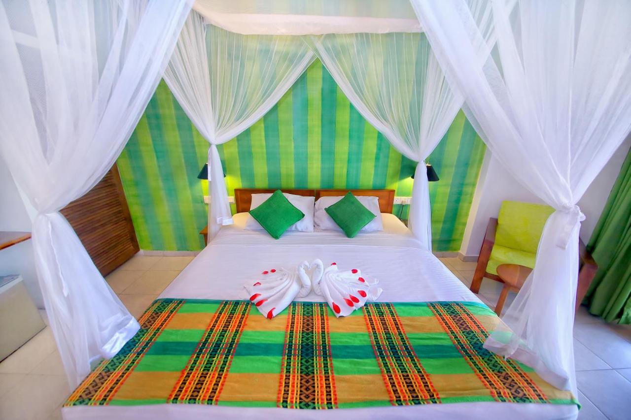 Rockside Beach Resort Bentota Eksteriør bilde